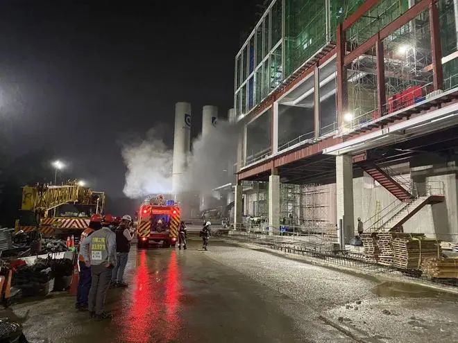 台积电先进封测六厂昨晚发生火灾,有民众报案称厂房有黑烟冒出!